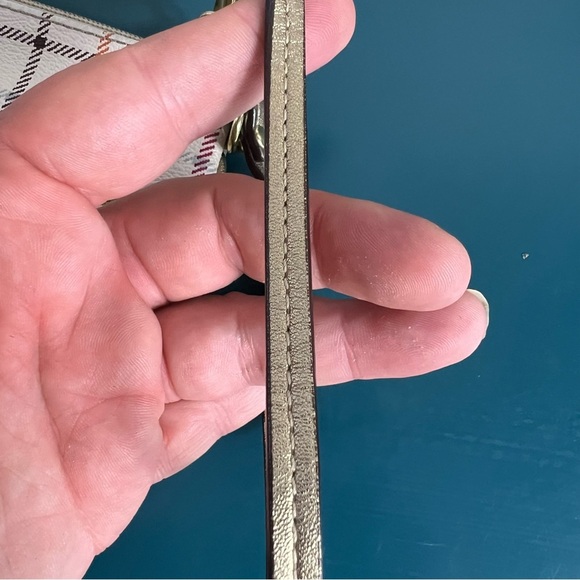 Coach Peyton Heritage Tattersall Multicolor Wristlet Pouch EUC - Picture 5 of 8